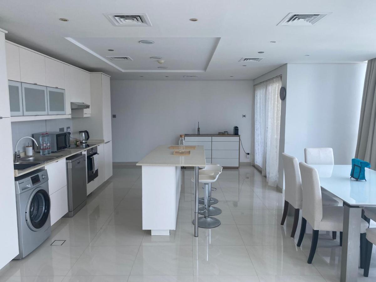 One Bedroom Apartment With Pool & Gym Near Marina دبي المظهر الخارجي الصورة