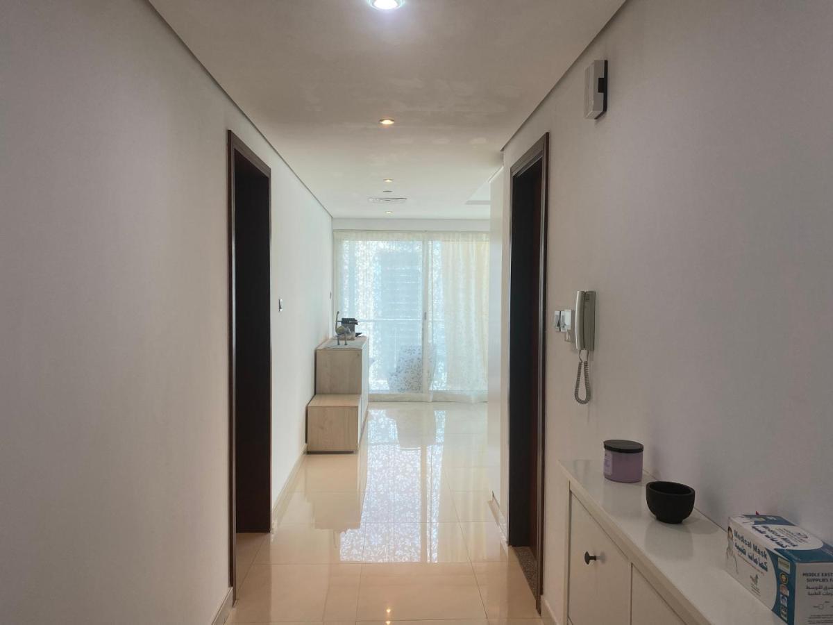 One Bedroom Apartment With Pool & Gym Near Marina دبي المظهر الخارجي الصورة