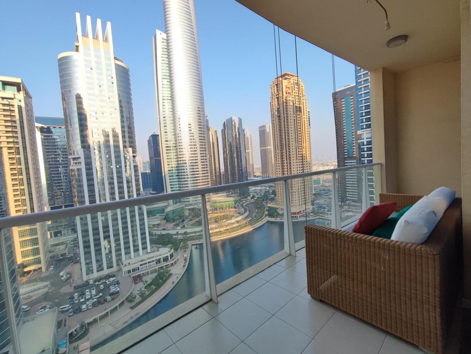 One Bedroom Apartment With Pool & Gym Near Marina دبي المظهر الخارجي الصورة