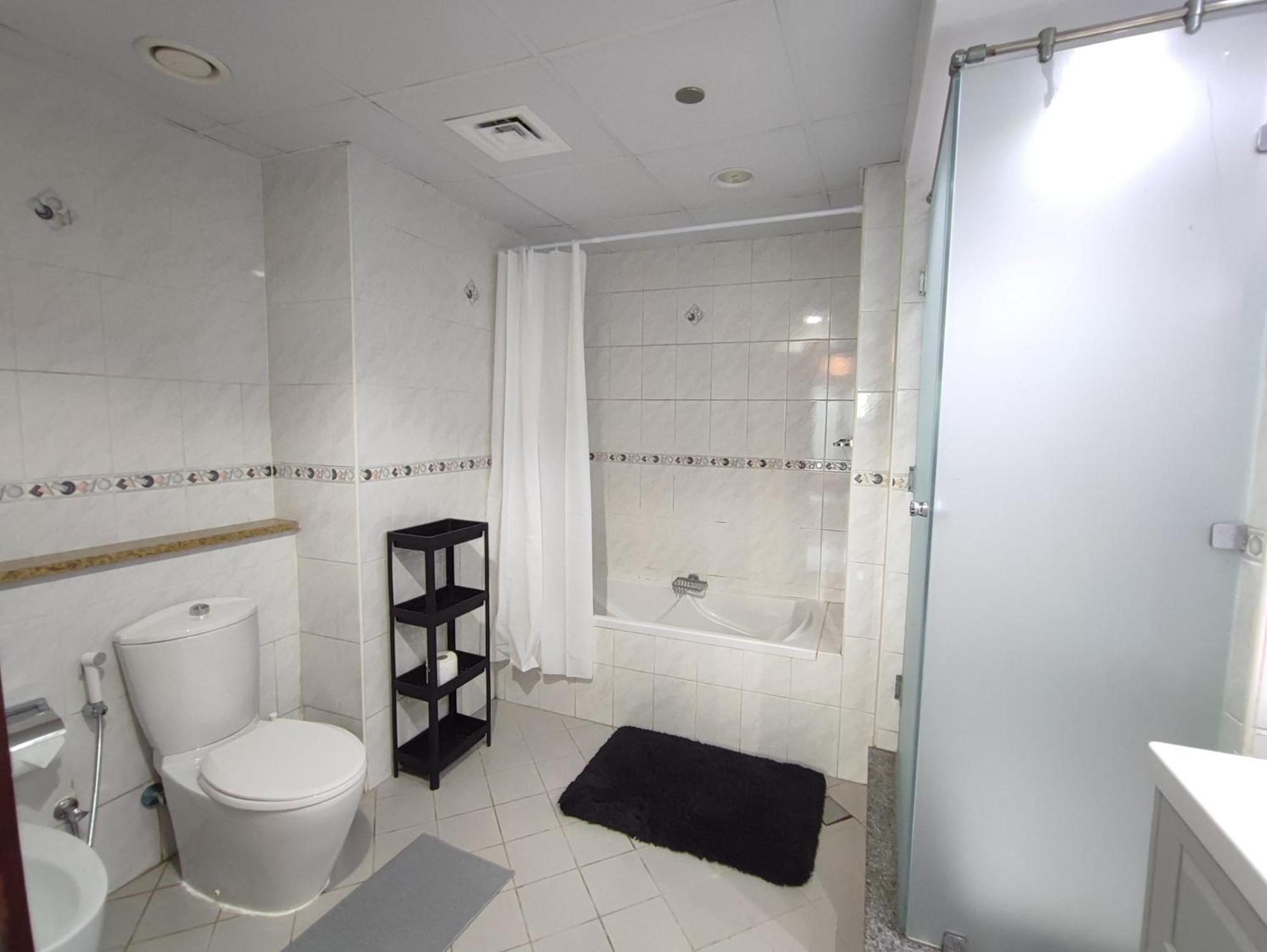 One Bedroom Apartment With Pool & Gym Near Marina دبي المظهر الخارجي الصورة
