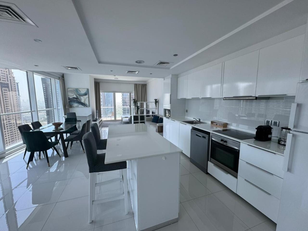 One Bedroom Apartment With Pool & Gym Near Marina دبي المظهر الخارجي الصورة